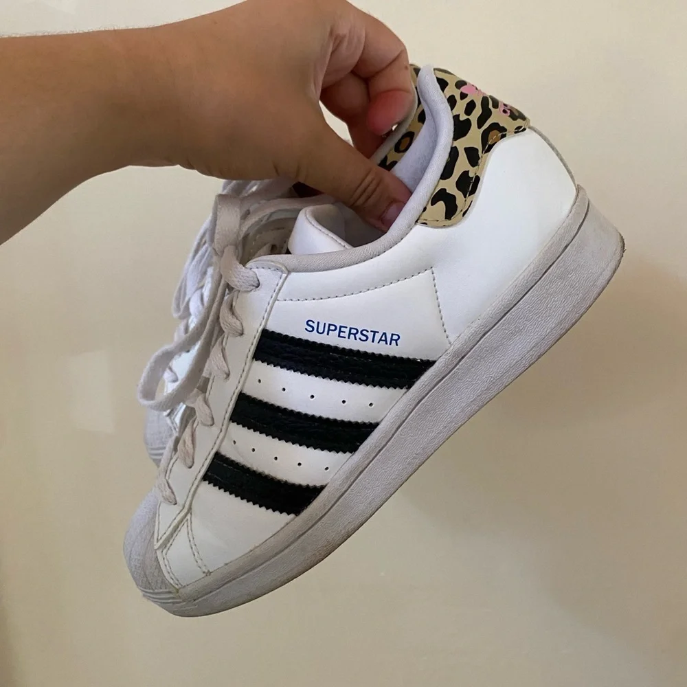 Adidas Superstar J Kids 3.5Y Sneakers with Leopard Cheetah Print Heel